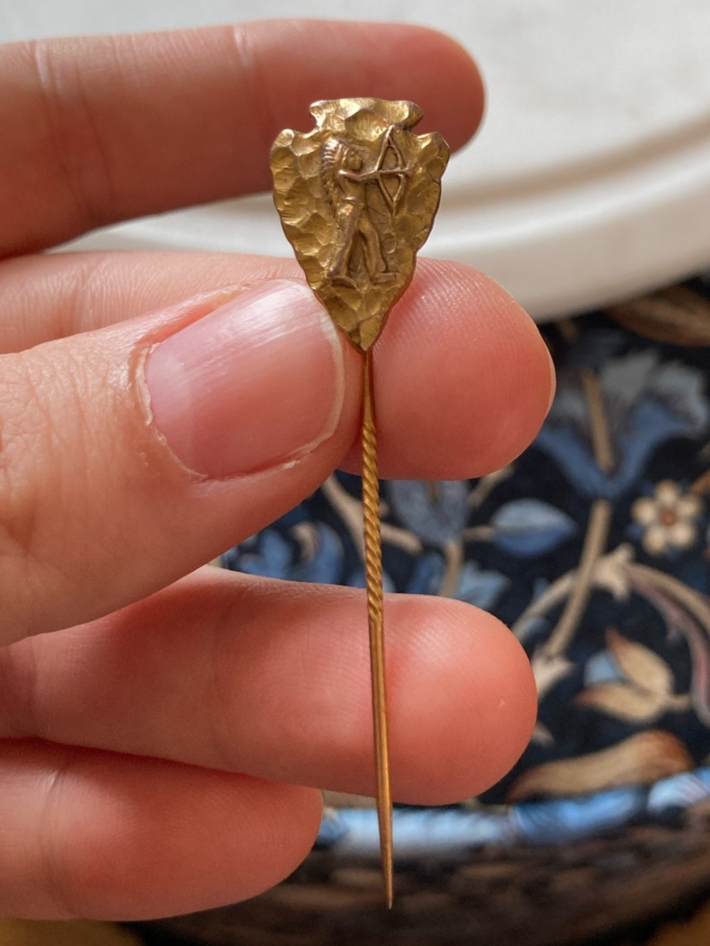 Antique Victorian Arrowhead w/Native Archer Gold Cravat Pin/Stick Pin